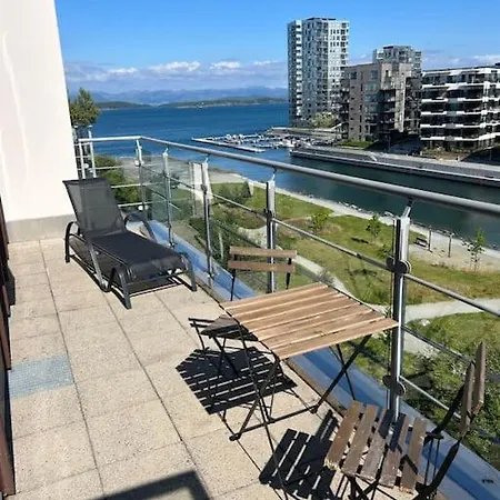 Apartment Beautiful Available For Ons! *